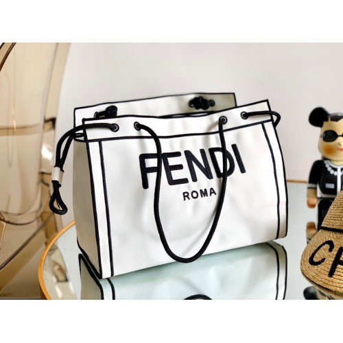 Fendi retailer roma bolsa